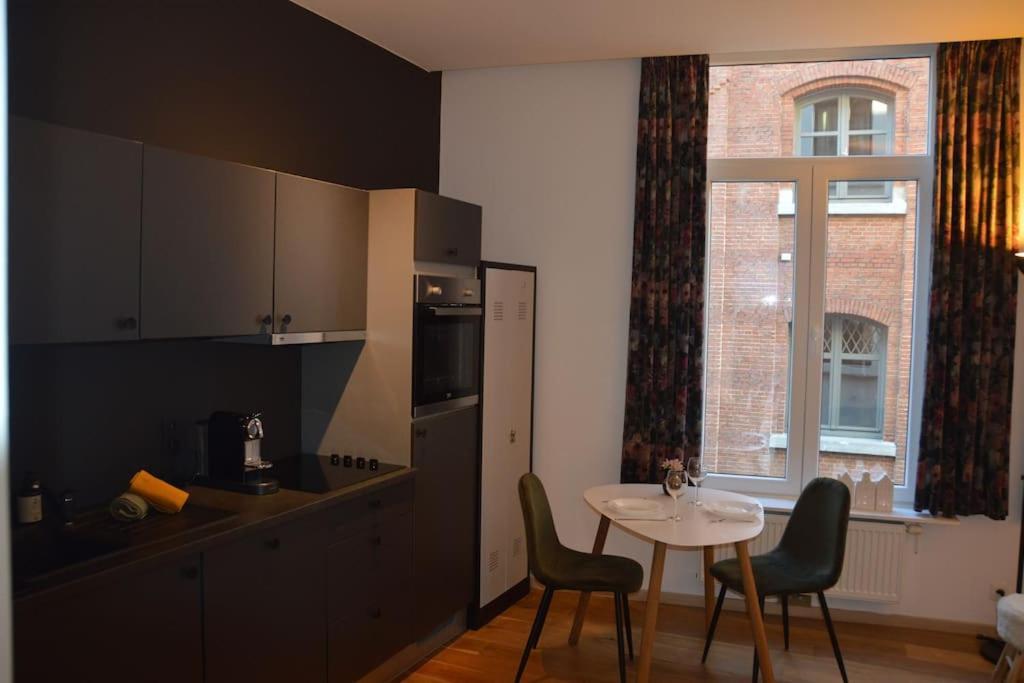 Hippe Studio In Historisch Gebouw In Oude Centrum Anvers Exterior foto